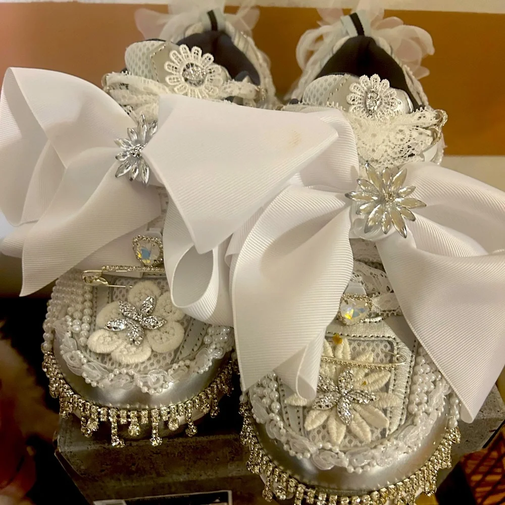 Revamped Avia 6000’s - Picture 2 of 7